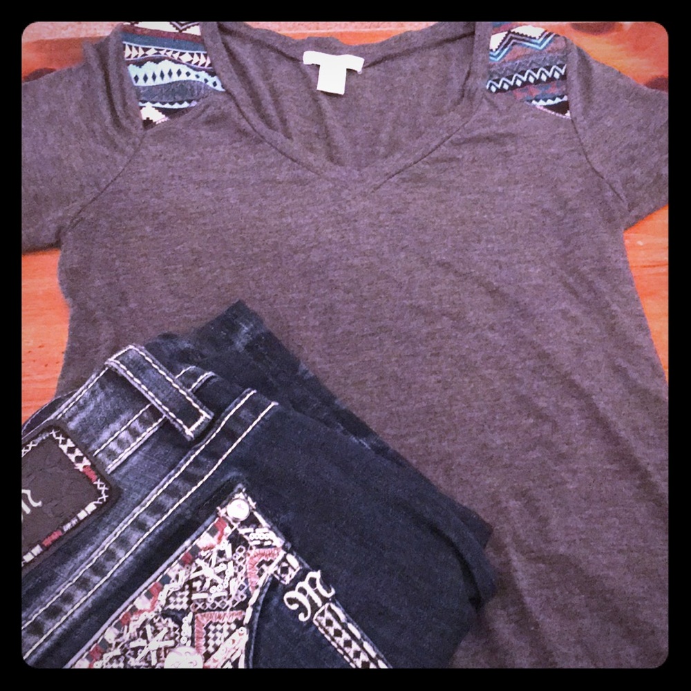 V-neck new grey shirt 👚